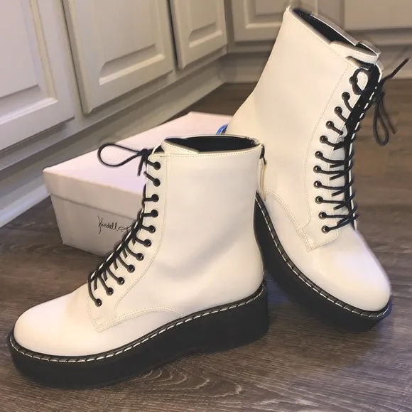 Kendall &amp; Kylie White Hunt Combat Boot NEW - in Box  Size 7.5