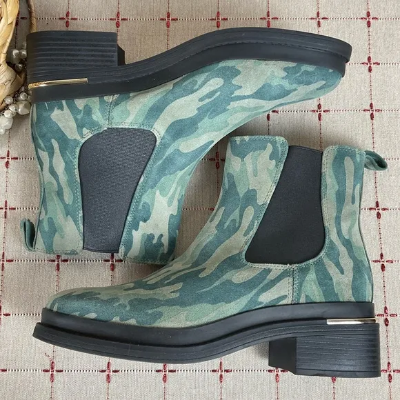 Kenneth Cole New York Levon 2.0 Welt Chelsea Boot Olive Camo Ankle Boots Sz 8