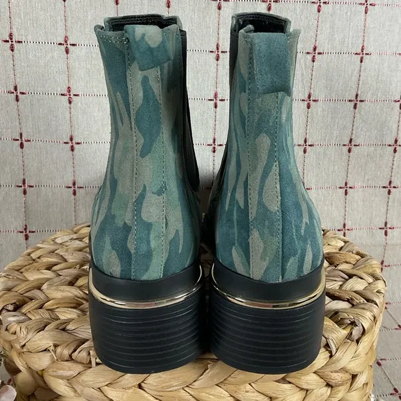 Kenneth Cole New York Levon 2.0 Welt Chelsea Boot Olive Camo Ankle Boots Sz 8