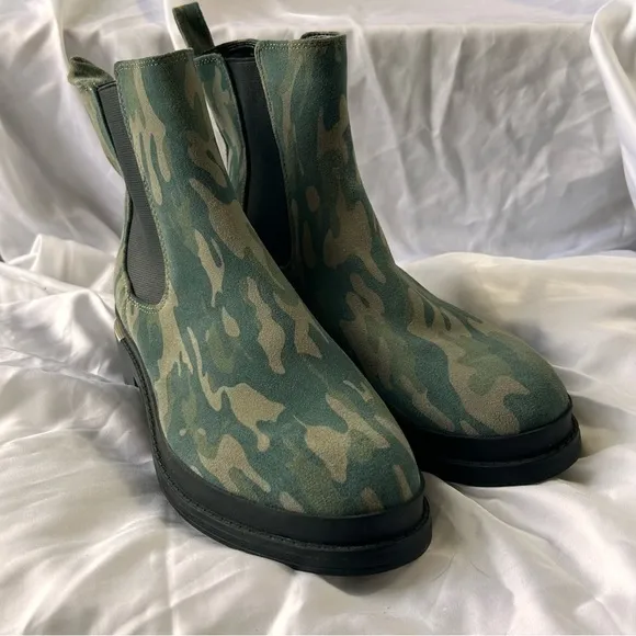Kenneth Cole NWOB Womens Levon 2.0 Welt Chelsea Suede  Chelsea Boots-Size 8