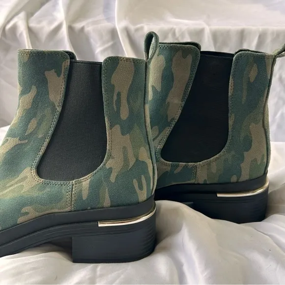 Kenneth Cole NWOB Womens Levon 2.0 Welt Chelsea Suede  Chelsea Boots-Size 8