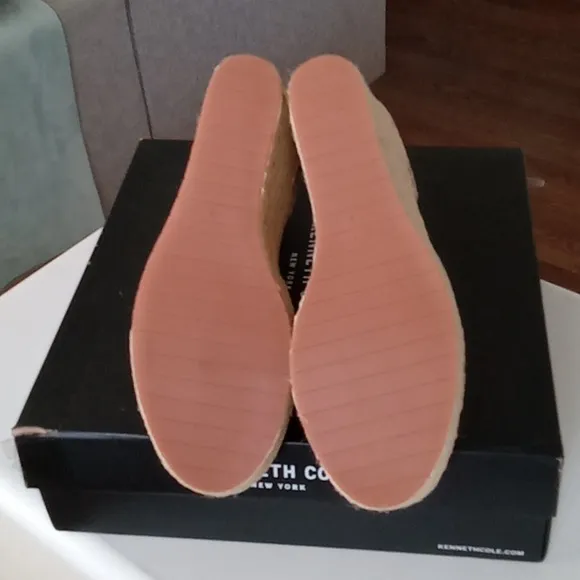 Kenneth Cole women's sandals-NEW