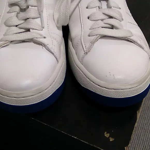 Kenzo low top lace up sneakers size 37 (fr)