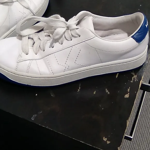 Kenzo low top lace up sneakers size 37 (fr)