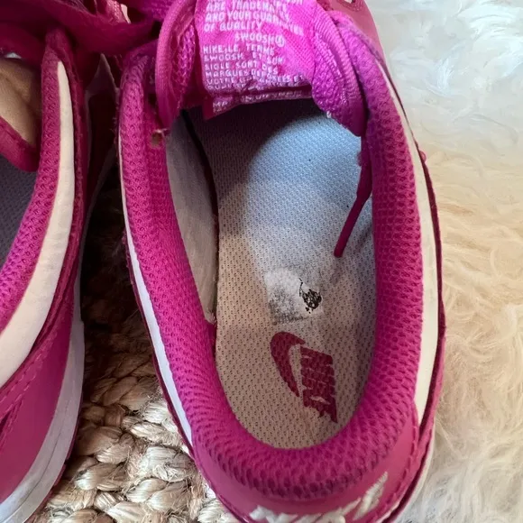 KIDS NIKE DUNK LOW IN PINK. SIZE 3. EXCELLENT CONDITION
