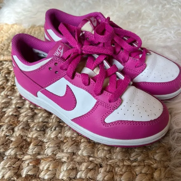 KIDS NIKE DUNK LOW IN PINK. SIZE 3. EXCELLENT CONDITION