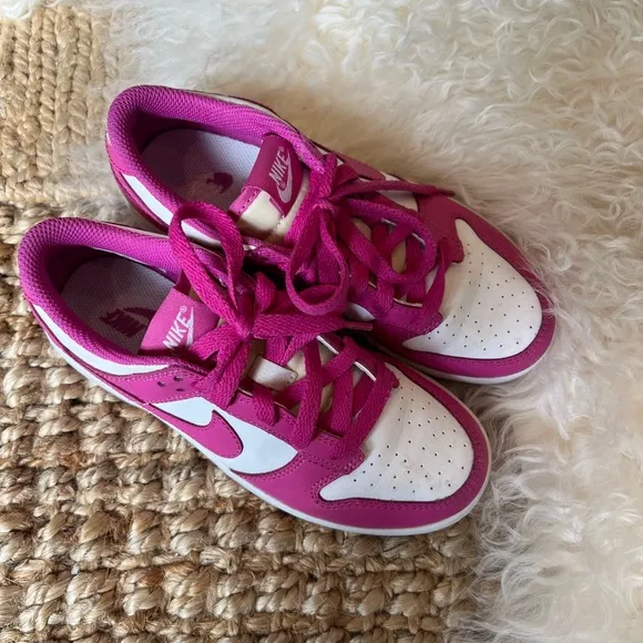 KIDS NIKE DUNK LOW IN PINK. SIZE 3. EXCELLENT CONDITION