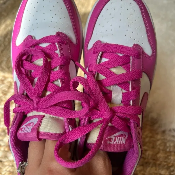 KIDS NIKE DUNK LOW IN PINK. SIZE 3. EXCELLENT CONDITION