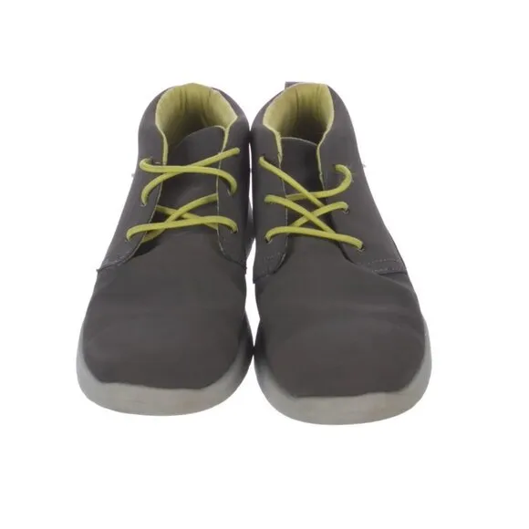 Kids UGG Grey Suede Low Top Sneakers size 4