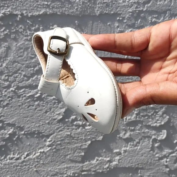 Kolan Baby Girls Soft Sole Leather Shoes T-Strap Mary Jane for Infant Prewalkers