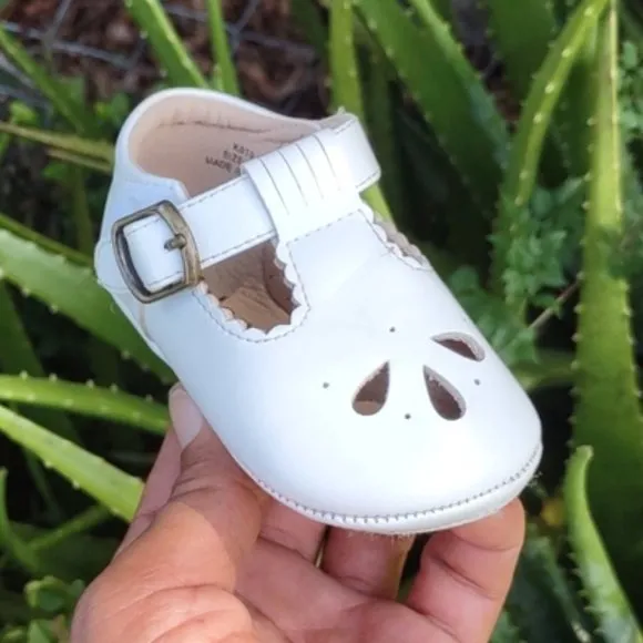 Kolan Baby Girls Soft Sole Leather Shoes T-Strap Mary Jane for Infant Prewalkers