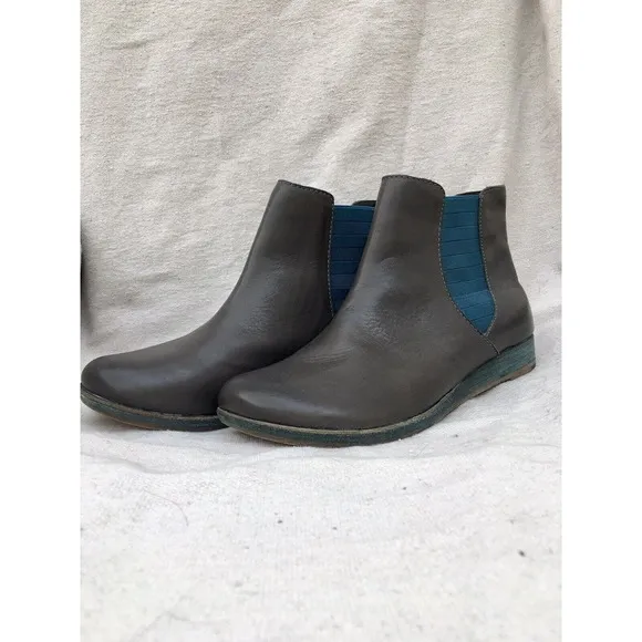 Kork Ease Boots Womens 9. Ankle short Chelsea Leather Pull On