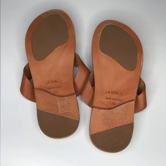 L SPACE Shore Break Sandals in Tan.