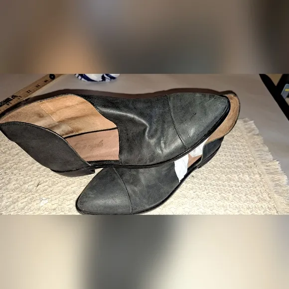 Ladies Free People Royale Black Flats Size (38) 7 Leather Open Sides Pointed Toe