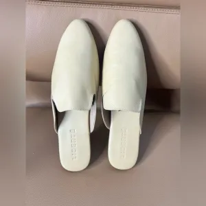 Liberte The Modern Mule in Cream Women’s Sz 9