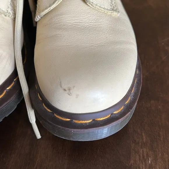Light yellow Pascal Dr Martens 💛 Soft Leather Boots Size 7 School Doc Combat