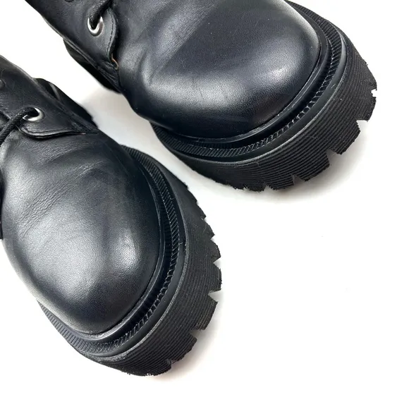 Like new Madewell Rayna Lace Up Black Leather Lug Sole Combat Boots size 10.5