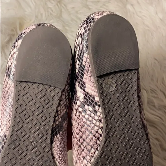 Like new Tory Burch Lowell 2 snake flats