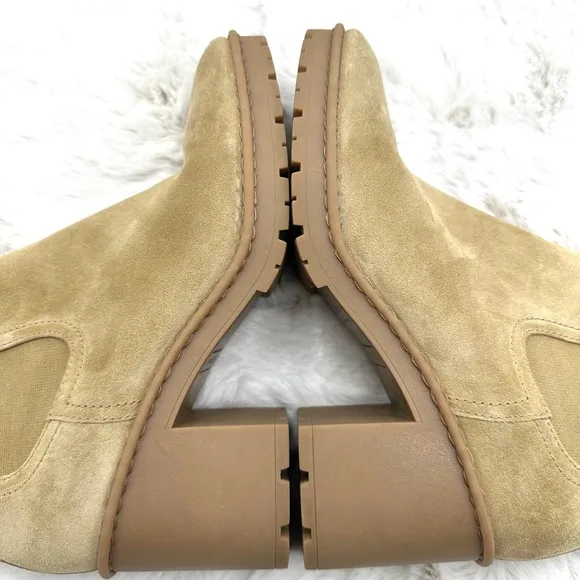 Like NEW Vince Henderson boots Weatherproof Chelsea Tan suede leather Size 10