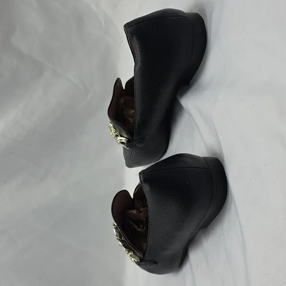 Linea Paolo Horse Bit Gold Chain Pointy Toe Women's Black Leather Flats Size 8