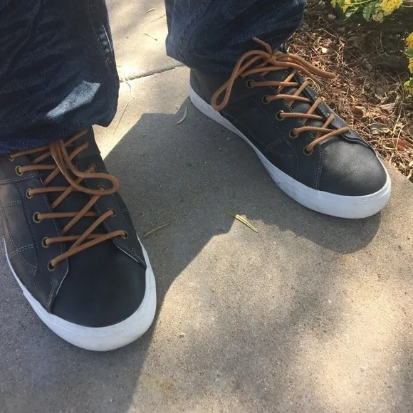 London Fog Sneakers NWT