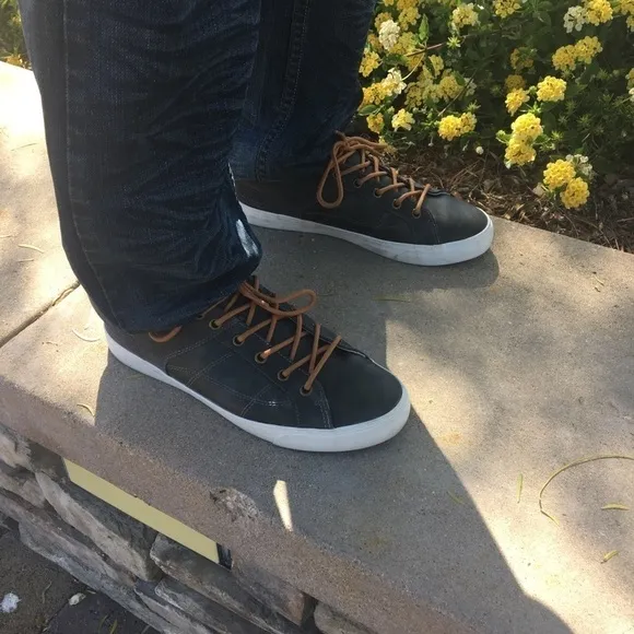 London Fog Sneakers NWT