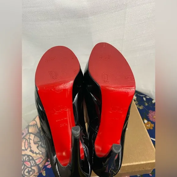 Louboutin 140 patent Bianca heels with grippy sole covers
