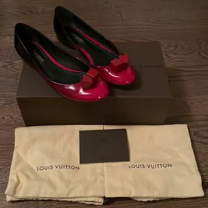 Louis Vuitton Ombré Gossip Flats