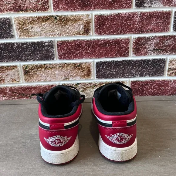 Low top Jordan 1