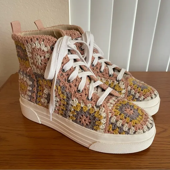 Lucky Brand Curla High Top Platform Crochet Sneakers Size 8