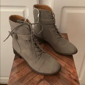 Lucky Brand Winde Taupe Combat Boots - New