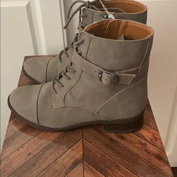 Lucky Brand Winde Taupe Combat Boots - New