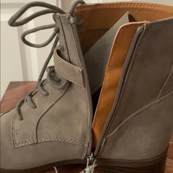Lucky Brand Winde Taupe Combat Boots - New