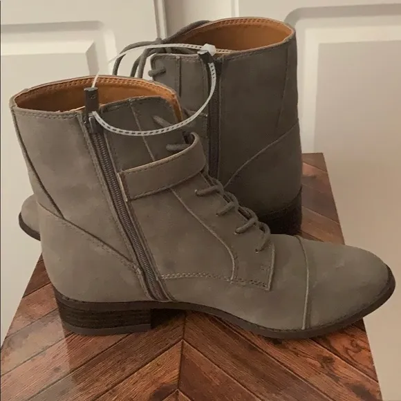 Lucky Brand Winde Taupe Combat Boots - New