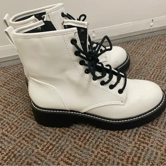 Madden Girl Carra off white Combat boots size 7M