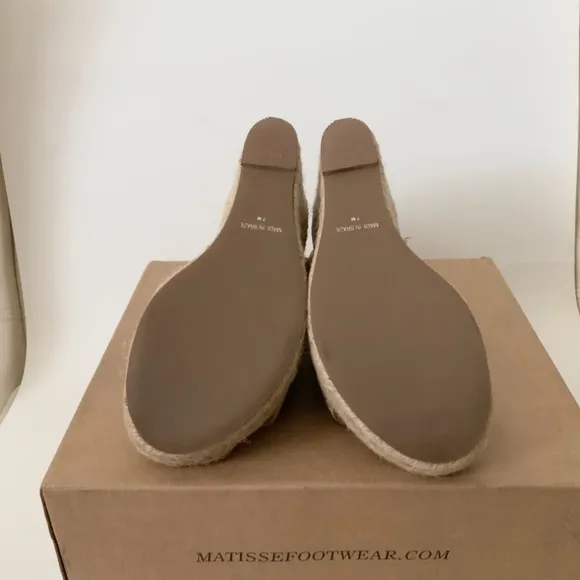 MADE IN BRAZIL - Matisse wedge beige suede sandal
