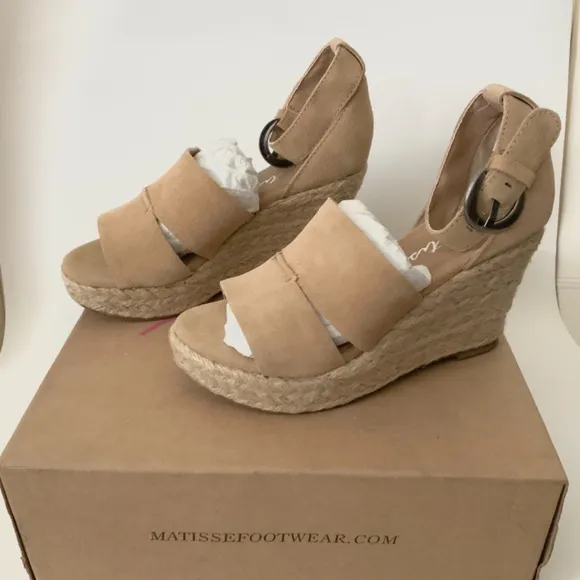 MADE IN BRAZIL - Matisse wedge beige suede sandal