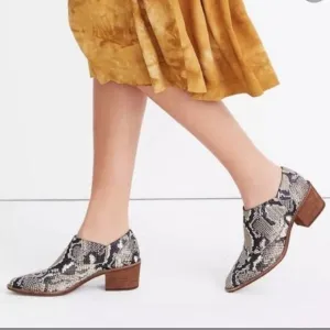 Madewell Low Chelsea Boots in Snake Embossed Leather Size 9