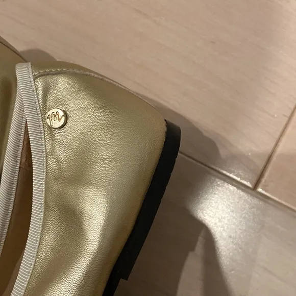Mannuela de Juan soft gold leather girls flats 36