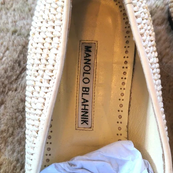MANOLO BLAHNIK Pitakara Woven Raffia Loafers