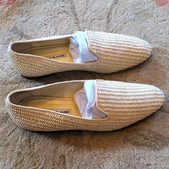 MANOLO BLAHNIK Pitakara Woven Raffia Loafers