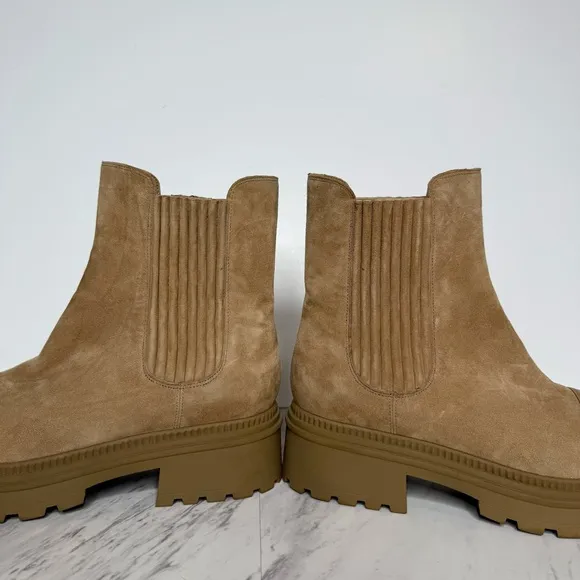 Marc Fisher Hadria Light Brown Suede Leather Lug Sole Chelsea Boot 9 1/2 M