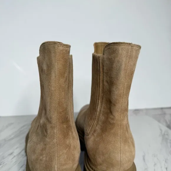 Marc Fisher Hadria Light Brown Suede Leather Lug Sole Chelsea Boot 9 1/2 M