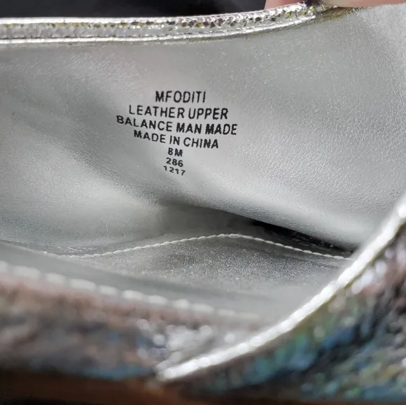 MARC FISHER LEATHER SLIP ON SANDALS
