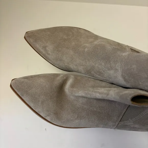 Marc Fisher LTD Yale Pointed Toe Chelsea Boots Sz 6M