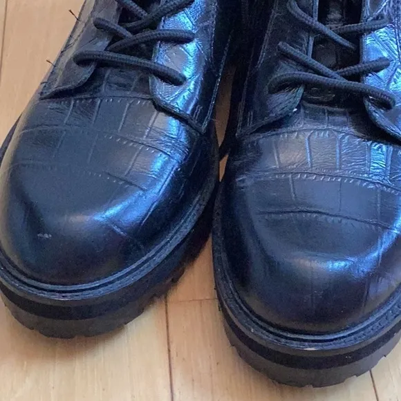Marc Fisher MLBarren2 black leather embossed platform combat boots. Women’s 10