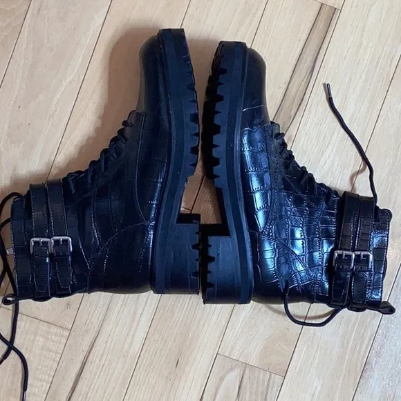 Marc Fisher MLBarren2 black leather embossed platform combat boots. Women’s 10
