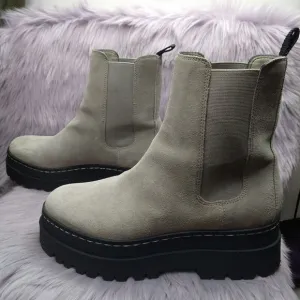 Marc Fisher Pauline Platform Suede Chelsea Boots Womens Size 10 Grey
