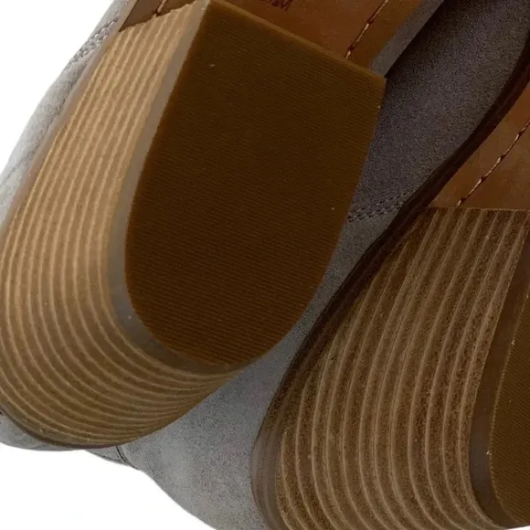 Marc Fisher Suede Leather Teona Light Grey Ankle Chelsea Boots Size 10 NWT
