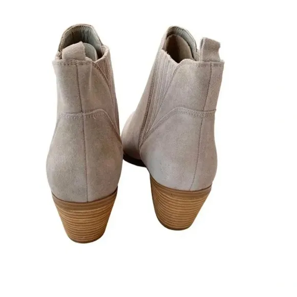 Marc Fisher Suede Leather Teona Light Grey Ankle Chelsea Boots Size 10 NWT
